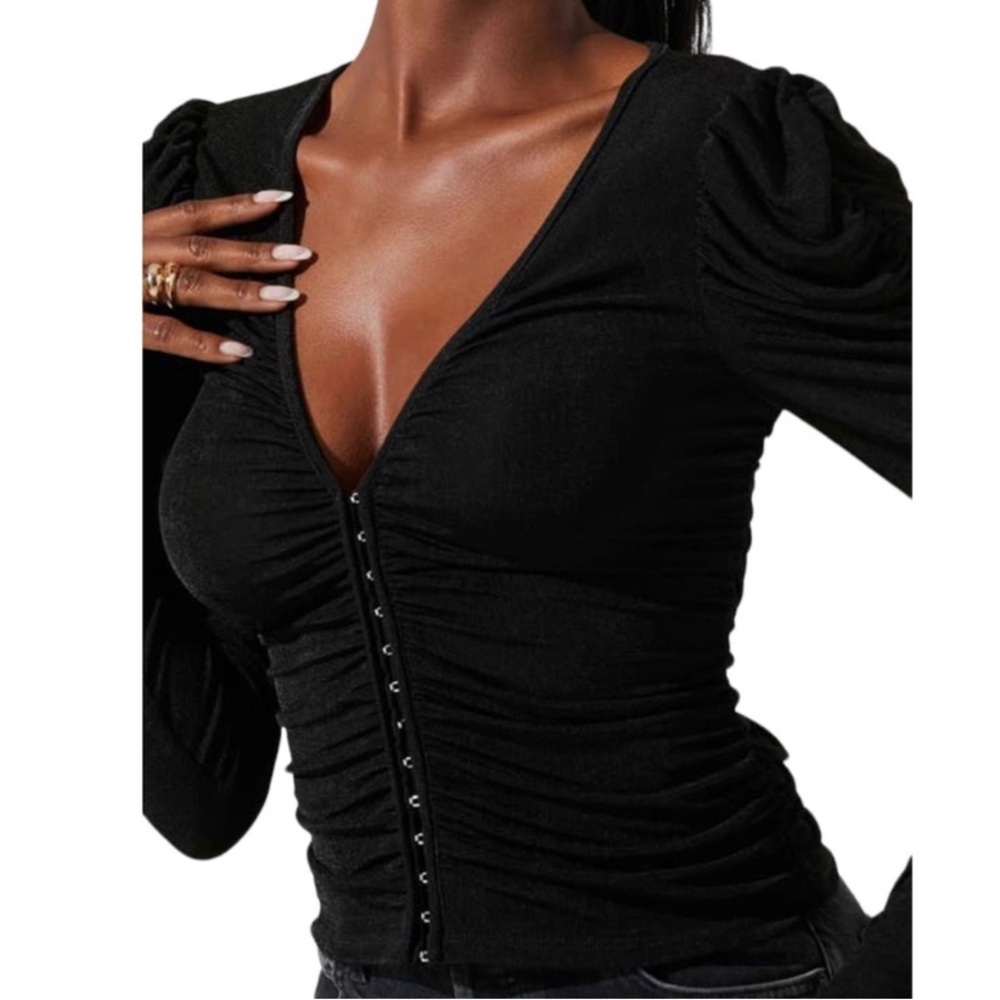 NWT ASTR The Label Women’s Black Ruched Front Long Sleeve Top size XL - Picture 2 of 10
